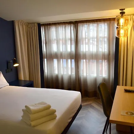 Alda Galeria Coruna Hotel 2*