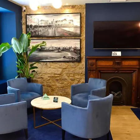 Alda Galeria Coruna 酒店