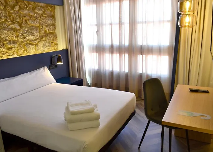 Alda Galeria Coruna 2*